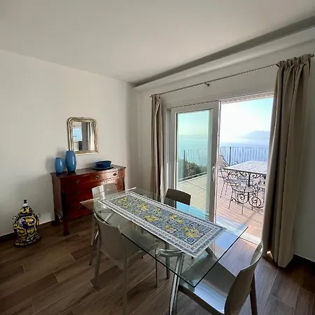 דירה Paola Suites &