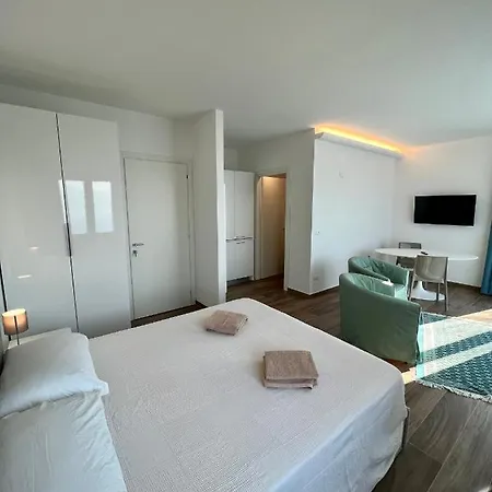 Paola Suites & * טורי דל בנקו