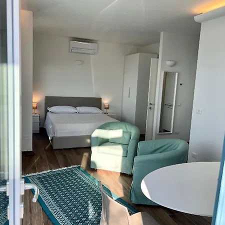 Paola Suites & דירה טורי דל בנקו